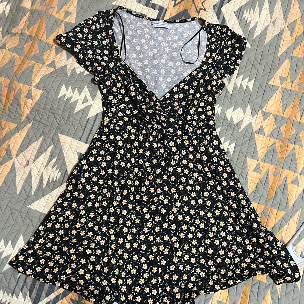 🌼UO Floral Romper🌼